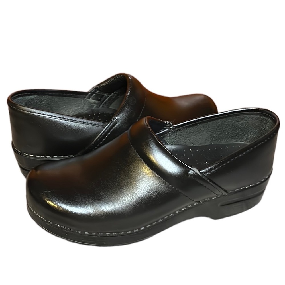 Dansko Black Work Clogs- Size 8US/39EUR